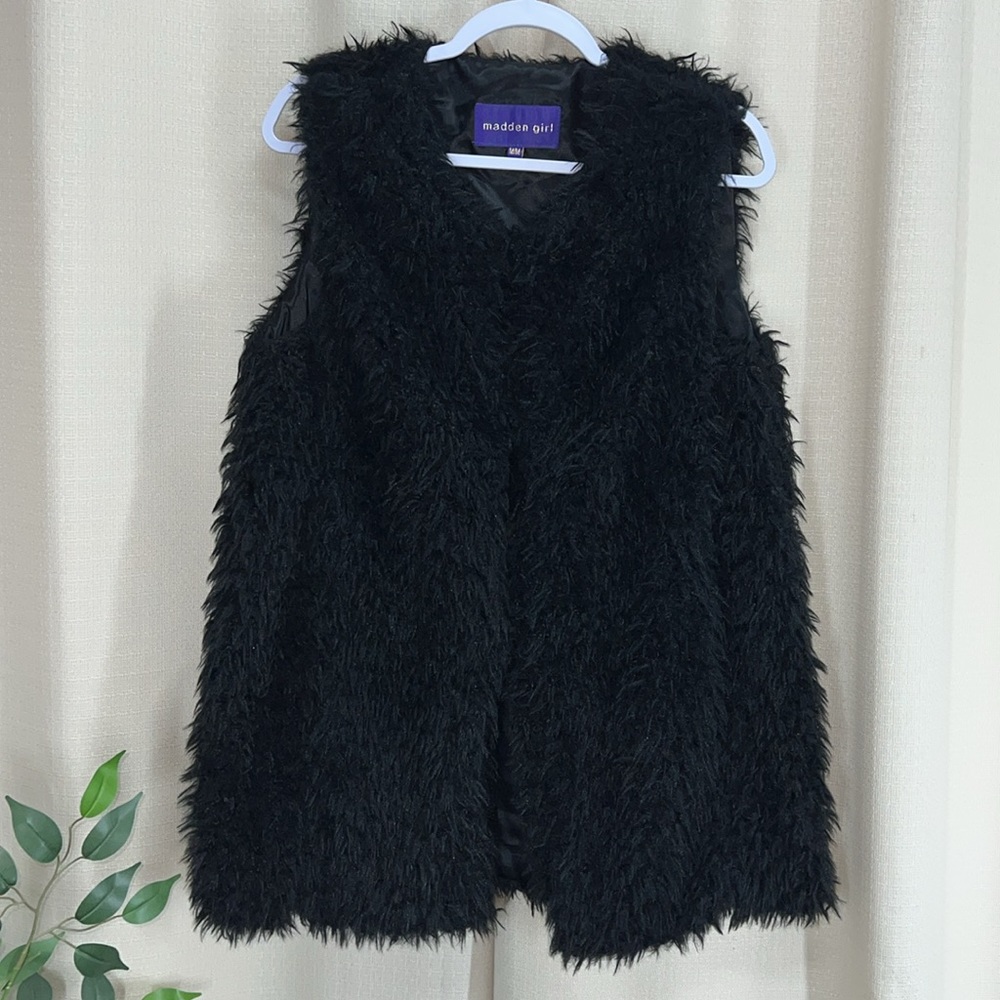 MADDEN GIRL faux fur black vest - Picture 8 of 16